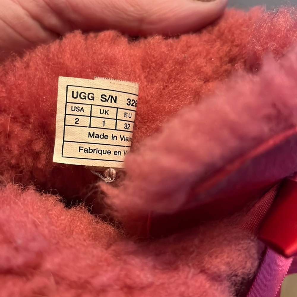 Pink UGGS - Picture 6 of 8